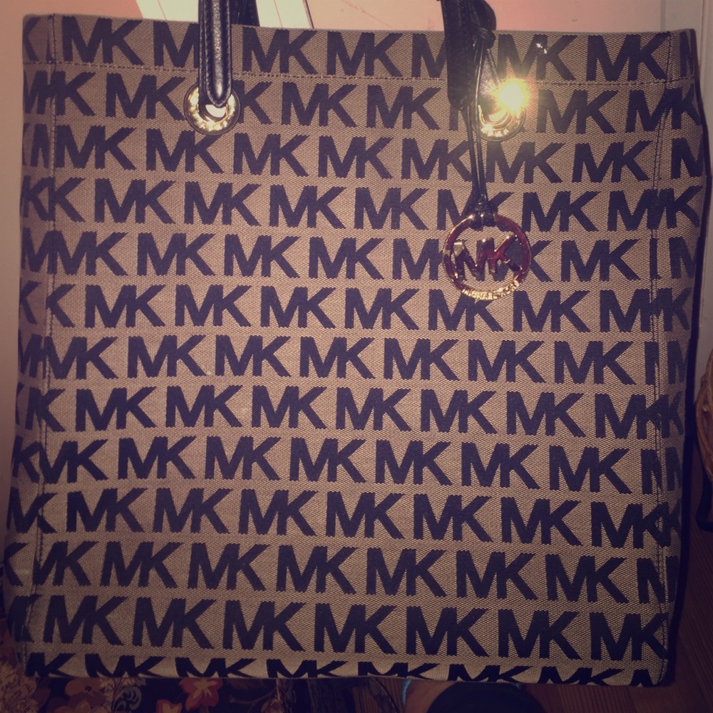 Michael Kors Purse / Bag